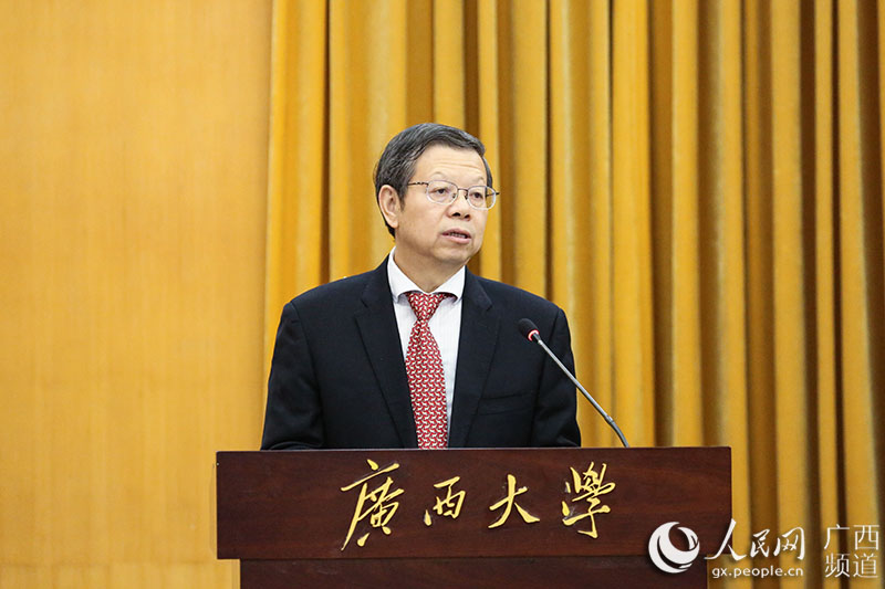 刘正东在国际投资贸易与广西自贸区法制建设国际研讨会上的致辞来自世界各地的国际投资贸易法研究专家们汇聚VSport体育，围绕中国（广西）自由贸易试验区建设需要，共同探讨国际经贸投资合作中的法律风险及解决之道，我表示诚挚的欢迎和衷心的感谢【详细】 