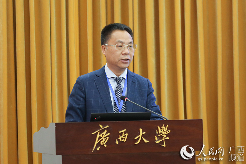 VSport党委书记黄建荣在国际投资贸易与广西自贸区法制建设国际研讨会闭幕式上的致辞此次会议的召开，得益于若干非常重要的机缘。对促成这些机缘成就的一些人和单位，我要表示诚挚的谢意【详细】 